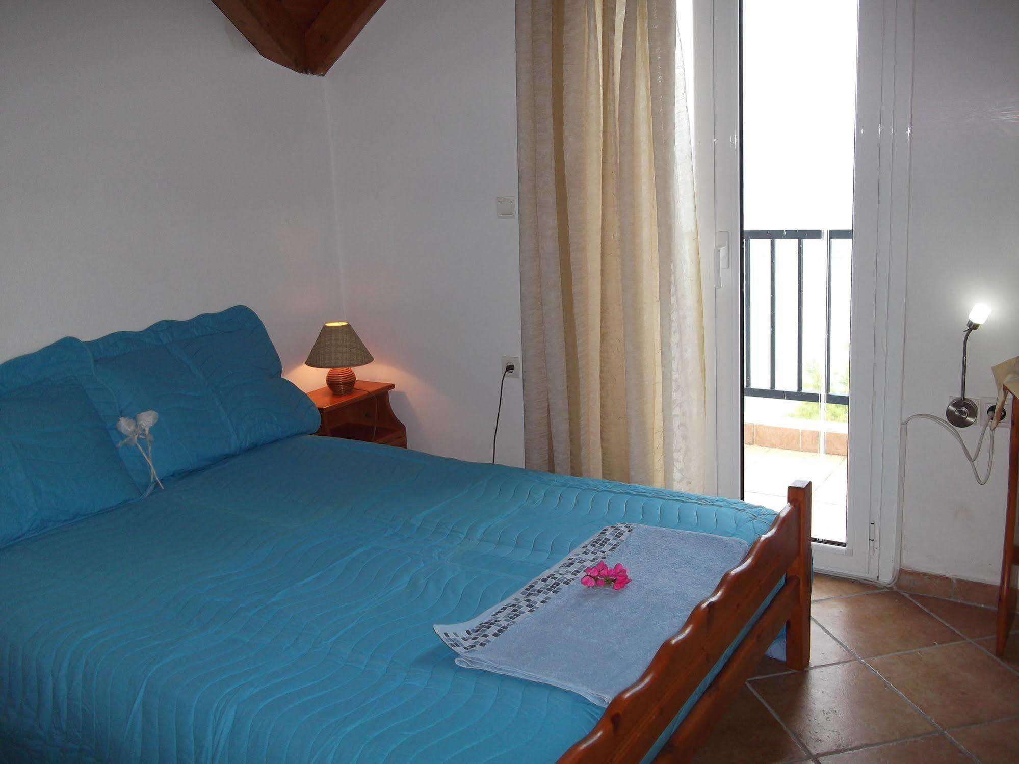 Kavos Psarou Studios & Apartments Luaran gambar